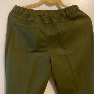 Isaac Mizrahi Olive Straight Leg Pants 24/7 Stretch